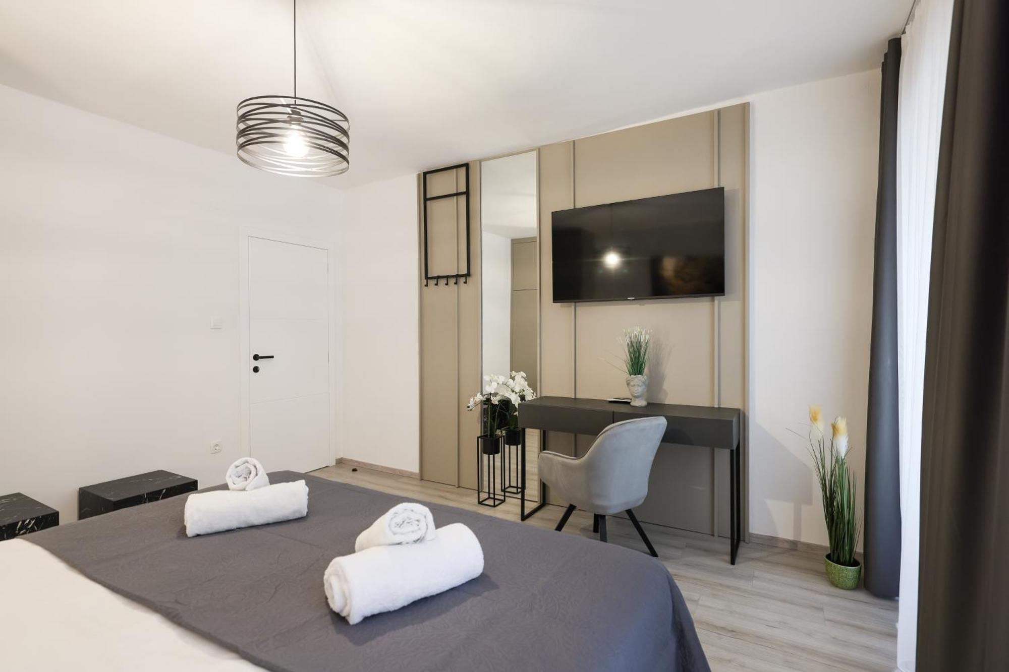 Classy Apartments In City Centar Zadar Exterior photo